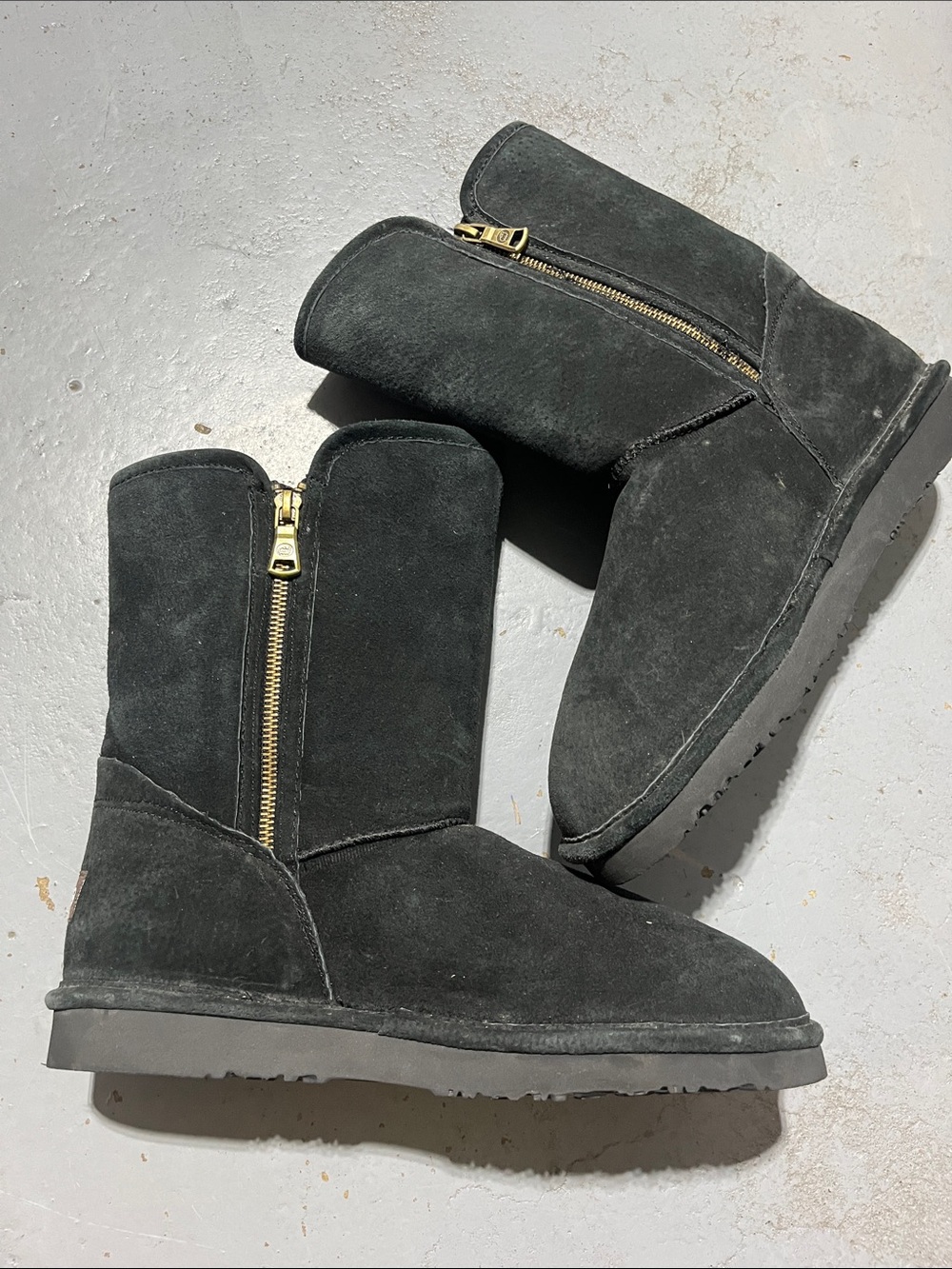 Lamo Suede Black Zip-Front Women's Winter Boots NWOT 9